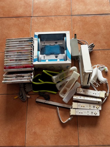 Nintendo wii bianca lotto - nintendo, 17